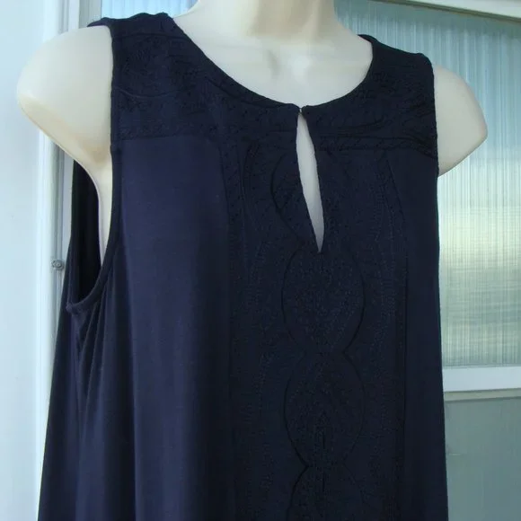Adrianna Papel M blue embroidered sleeveless top New - Picture 10 of 14